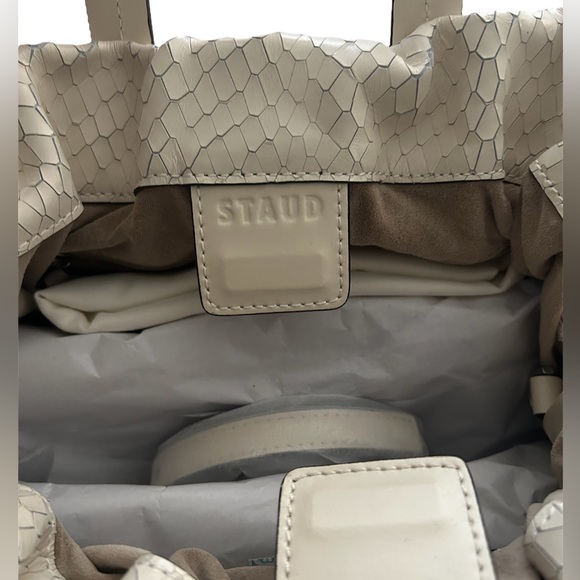 STAUD SHIRLEY LARGE CARRYALL BAG | CREAM SNAKE EMBOSSED *NEW W/TAGS* - Picture 4 of 7